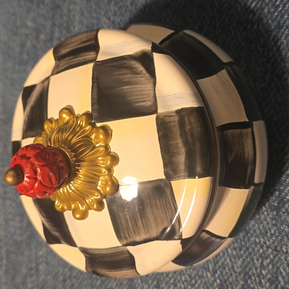 MACKENZIE + CHILDS Courtly Check Squashed Pot, Retail Price $99.95 USD - Picture 8 of 13